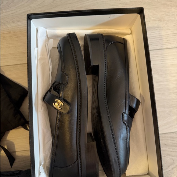 CHANEL Black Leather Loafers with Gold Detail - Picture 3 of 7